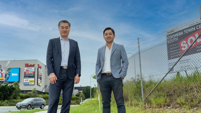 Arthur Liu, director of Kinstone Developments and Louis Cheung, managing director of Keylin at the Coomera Town Centre South site.