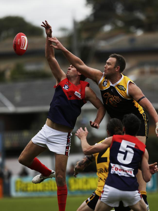 Frankston YCW ruckman Ash Eames was inluential. Picture: Valeriu Campan