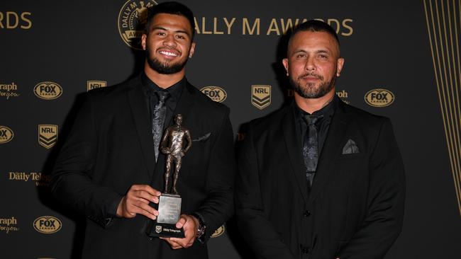 Brisbane Broncos player Payne Haas (left) and Gregor Haas at the 2019 Dally M Awards. (AAP Image/Dan Himbrechts)