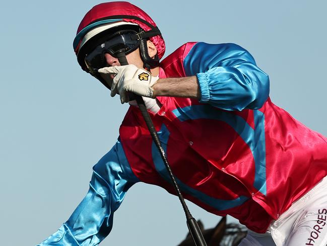 KEMBLA GRANGE, AUSTRALIA - NOVEMBER 23: Blake Spriggs riding Headwall wins Race 9 Snap Print Solutions Wollongong The Warra during "The Gong Day" at Kembla Grange Racecourse on November 23, 2024 in Kembla Grange, Australia. (Photo by Jeremy Ng/Getty Images)