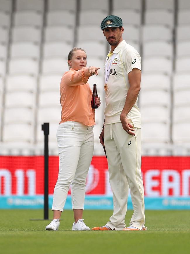 Healy and Starc are regulars at each other’s games. (Photo by Ryan Pierse/Getty Images)