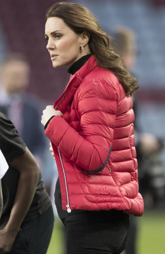 Kate Middleton pregnant: Baby bump is growing | Photos | news.com.au ...