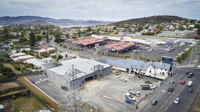 The construction site behind the Maypole Tavern in New Town of a Dan Murphys bottle shop. (Photo from January 2019) Picture: MATHEW FARRELL