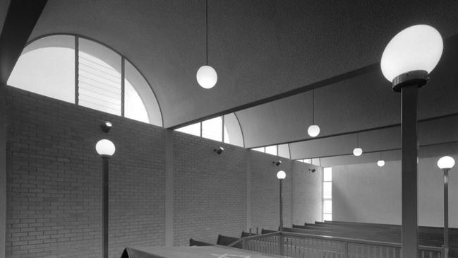 1962-Talmudical College synagogue interior with arches. Picture: Max Dupain. Copyright Penelope Seidler.