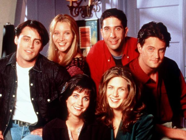 Cast from TV show "Friends" (Back Row) Matt LeBlanc, Lisa Kudrow, David Schwimmer, Matthew Perry, (Front) Courteney Cox & Jennifer Aniston.        Aniston/Actor  Cox/Actor  LeBlanc/Actor  Kudrow/Actor  Perry/Actor  Schwimmer/Actor