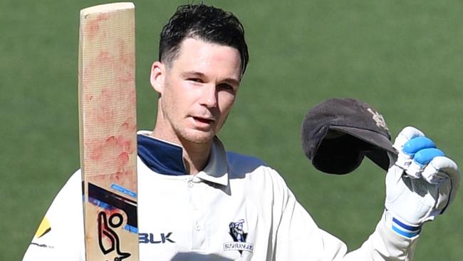 Peter Handscomb scored his first century of the summer.