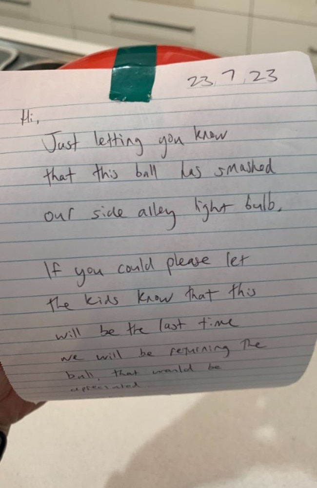 Aussie leaves angry note for neighbour. Picture: Twitter