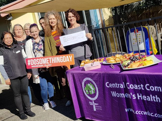 Club Toukley RSL was up at the Northern Women's Health Centre to hand over a cheque for $1500 as part of its DoSomething Day campaign.