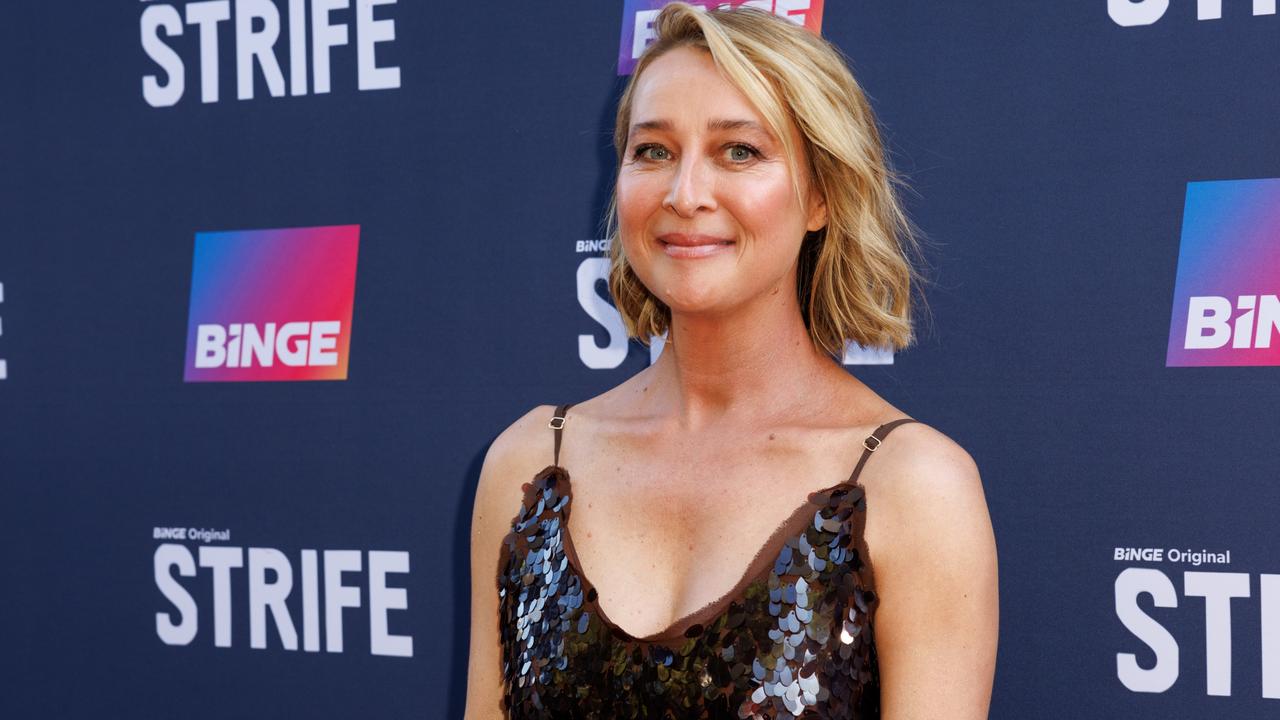 Asher Keddie is nominated for the Gold Logies … but is bucking one popular fashion trend on the red carpet. Picture: Getty Images