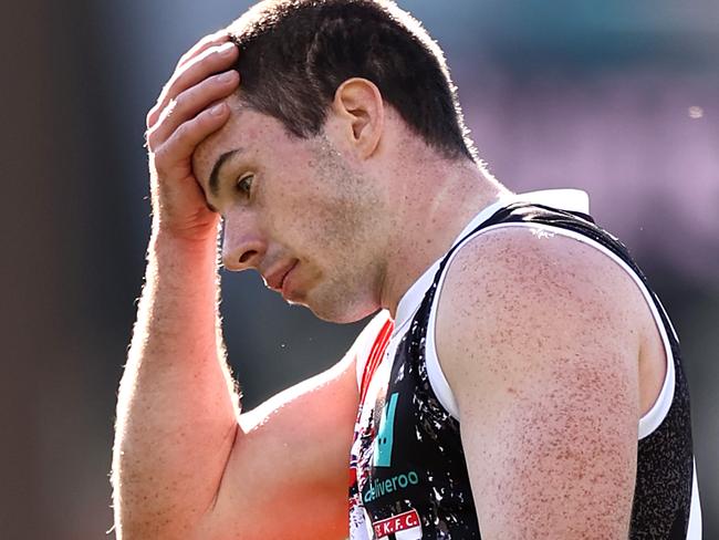 SYDNEY, AUSTRALIA - JUNE 05: Jack Higgins of the Saints reacts after missing a shot on goal during the round 12 AFL match between the St Kilda Saints and the Sydney Swans at Sydney Cricket Ground on June 05, 2021 in Sydney, Australia. (Photo by Cameron Spencer/Getty Images)