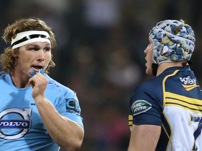 Brumbies vs Waratahs at GIO Stadium in Canberra. Waratahs Michael Hooper and Brumbies David Pocock. Pic By Kym Smith