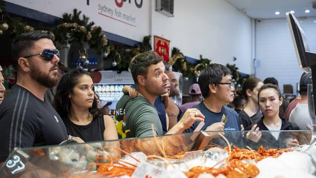Aussie splurge on prawns in last-minute frenzy