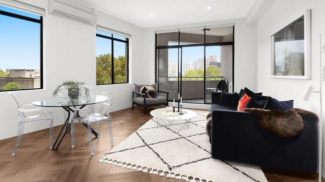 Ex-commando Heston Russell has paid $1.05 million for an apartment on Riley Street in Darlinghurst. Picture: realestate.com.au