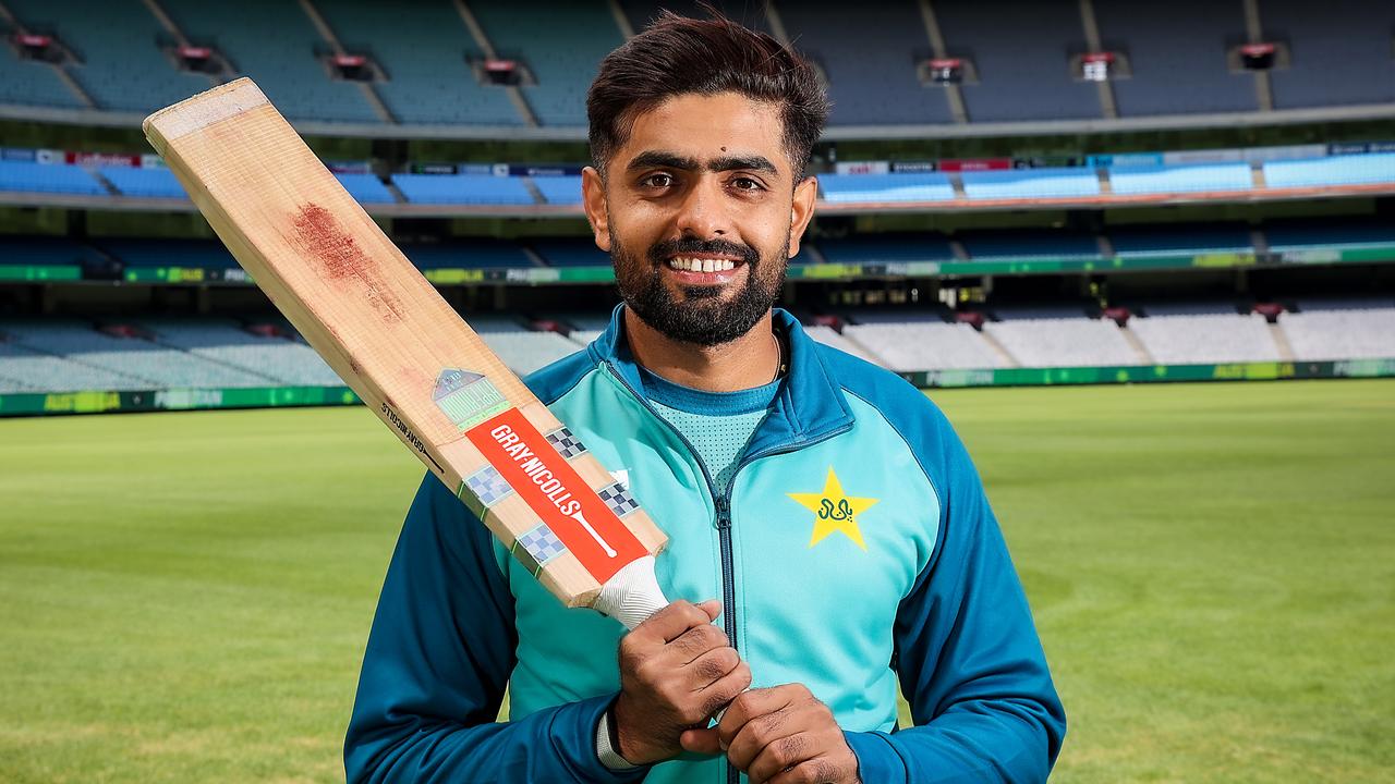 Pakistan star joins legends with moving bat donation, hails Aussie great’s influence