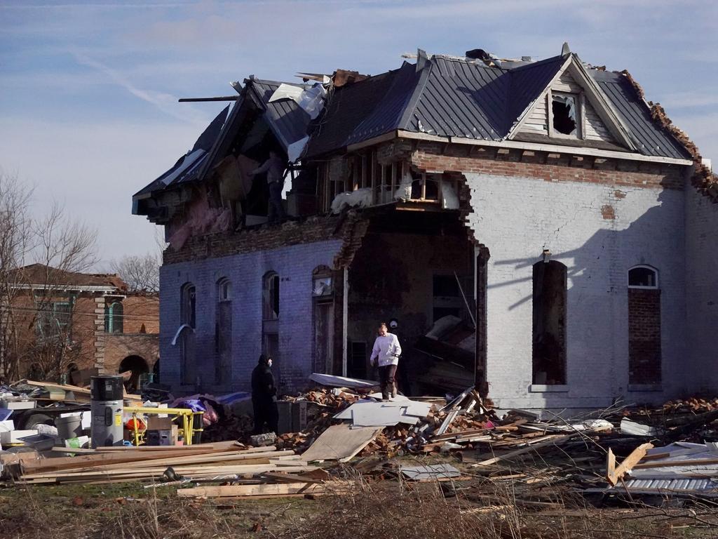 US tornadoes: Chilling Facebook Live video, Jess Bezos reacts to ...