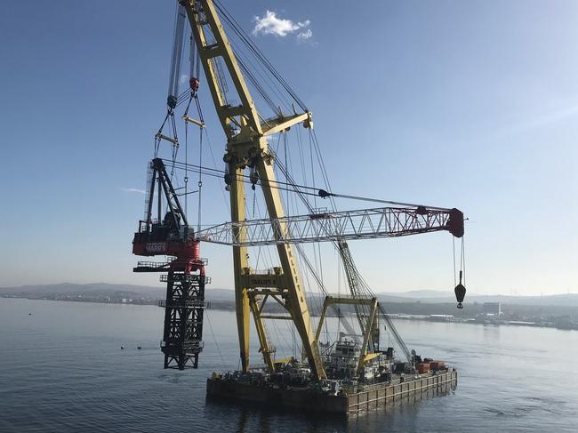 One of the M2480D cranes being carried onto the middle of the Dardanelles (Canakkale Strait).