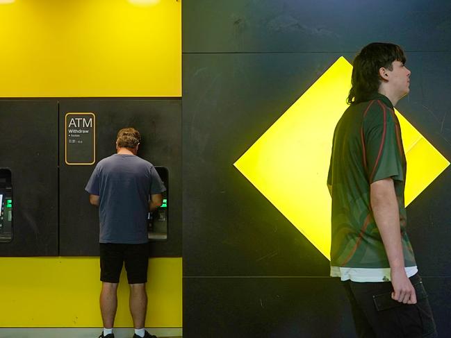 MELBOURNE AUSTRALIA - NewsWire Photos OCTOBER 29, 2024: Photo of people at a Commonwealth Bank.Picture: NewsWire / Luis Enrique Ascui