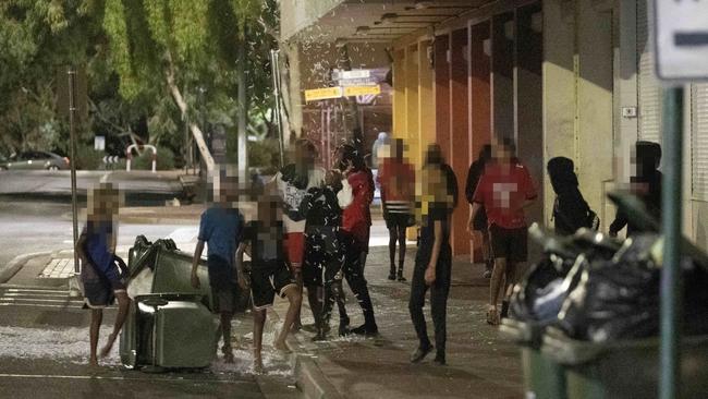 Young children roam the streets of Alice Springs. Picture: Liam Mendes