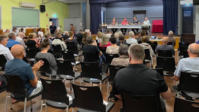 A packed meeting at Tugun, where residents back the flight curfew being maintained at Gold Coast Airport.