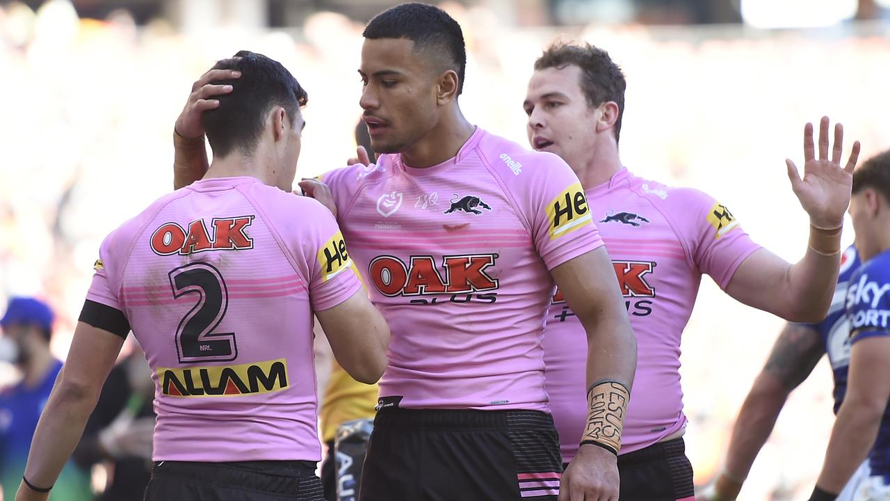 Charlie Staines (left) congratulated by teammates after scoring a try (Photo by Albert Perez/Getty Images)