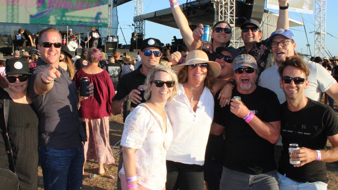 Â â€œThe Maldives Crewâ€™â€ assembled in Bundaberg to enjoy a great line-up of Aussie acts and plan their next cruise together.