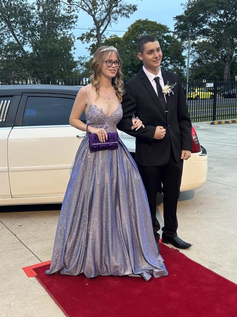 Maryborough State High School students arriving at their formal.