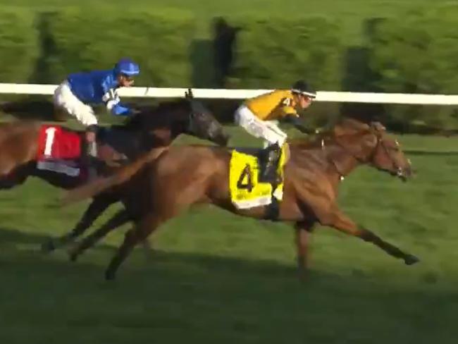 Carson's Run surges clear to win the Saratoga Derby. Picture: Screengrab