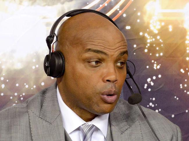 CLEVELAND, OH - OCTOBER 30: (L-R) TV analysts Reggie Miller, Charles Barkley and Marv Albert speak before a game between the Cleveland Cavaliers and the New York Knicks at Quicken Loans Arena on October 30, 2014 in Cleveland, Ohio. NOTE TO USER: User expressly acknowledges and agrees that, by downloading and or using this photograph, User is consenting to the terms and conditions of the Getty Images License Agreement. Jason Miller/Getty Images/AFP == FOR NEWSPAPERS, INTERNET, TELCOS & TELEVISION USE ONLY ==