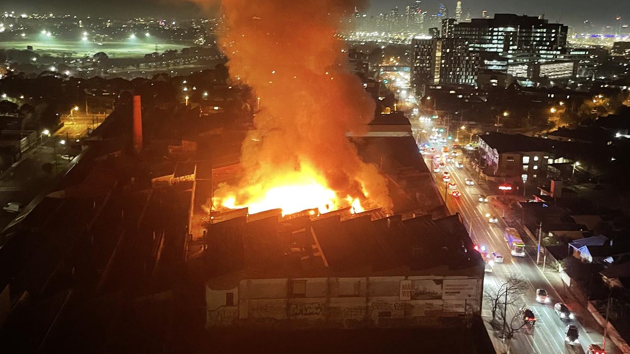 Ballarat Rd closed, smoke warning after Footscray factory blaze