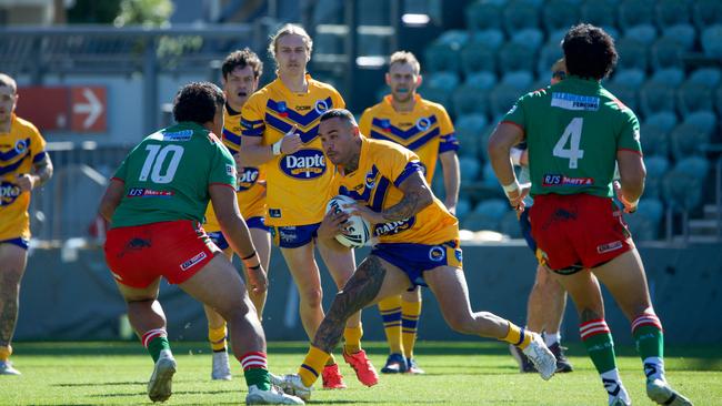 Corrimal Vs Dapto. Anthony Skinner running the ball. Picture: Thomas Lisson