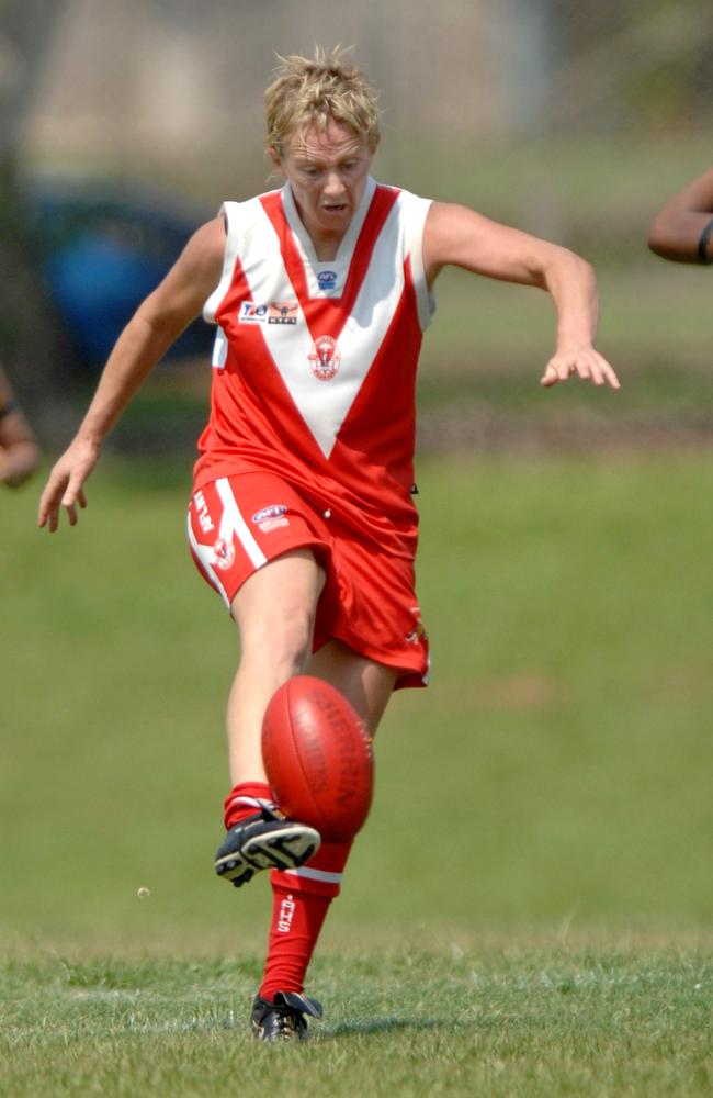 Waratah’s Pip Cox won the 2008-09 league best and fairest.