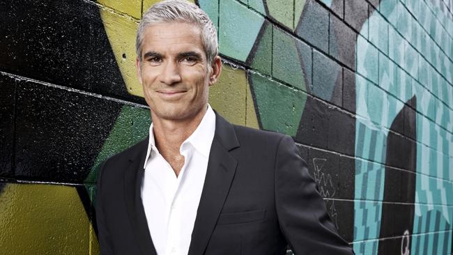 TV analyst and former Socceroo Craig Foster has withdrawn from the race to win a place on the FFA board.