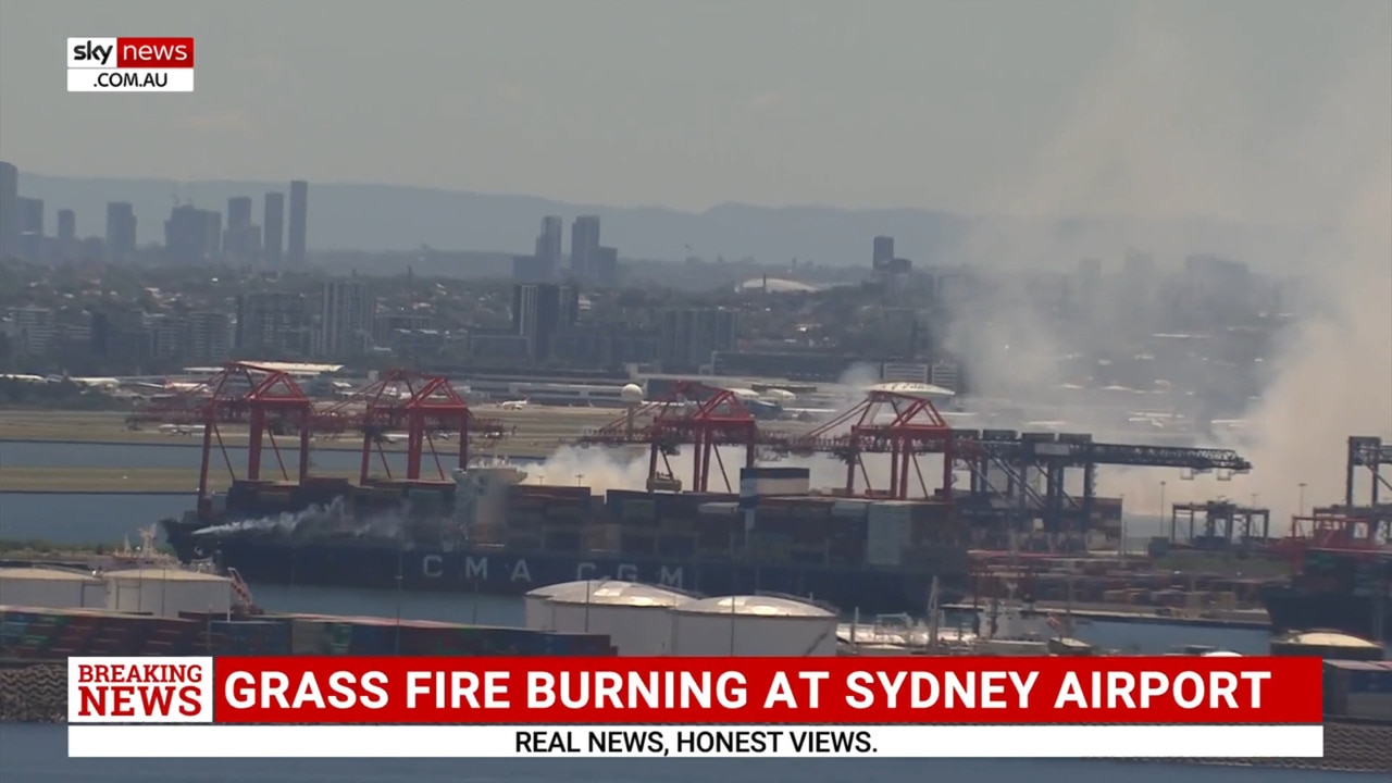 Emergency crews respond to Sydney Airport grass fire