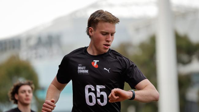 MELBOURNE, AUSTRALIA - OCTOBER 04: Noah Mraz (Victoria Country - Dandenong Stingrays) in action during the 2km time trial during the Telstra AFL National Draft Combine Day 1 at the AIA Centre on October 04, 2024 in Melbourne, Australia. (Photo by Dylan Burns/AFL Photos)