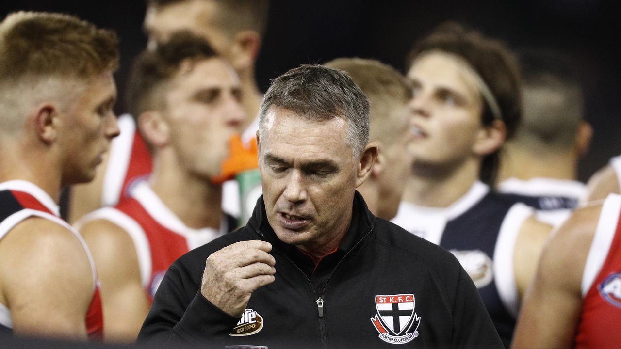 Alan Richardson is feeling the heat. Photo: AAP Image/Daniel Pockett