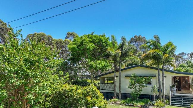 Three-bedroom, two-bathroom home at 29 Wharf St, Macleay Island sold for $400,000.