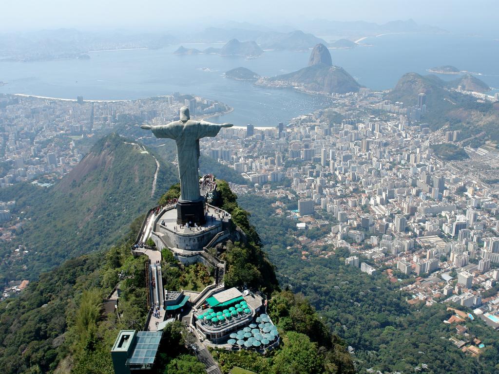 The tourist had two experiences with crime in Rio de Janeiro.