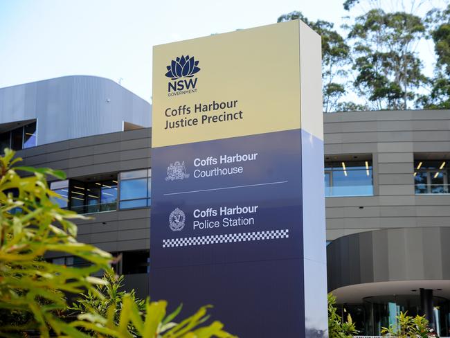 Opening of the new Court House, Justice Precint  in Coffs Harbour. Smoking ceremoney, Andrew Fraser MP,Mark Flanders, David Carriage [smoker], Ms Cassandra Banks, The Hon. Brad Hazzard MP.28 January 2015.Photo Leigh Jensen / Coffs Coast Advocate