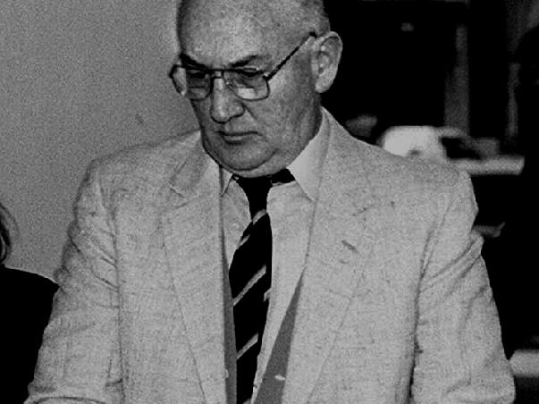 Handcuffed Catholic priest Father Gerald Francis Risdale (60) is led into Melbourne County Court to face charges of sexual abuse of altar boys & other young victims. 15 October 1994.                General Picture: Supplied. Gerald Ridsdale.