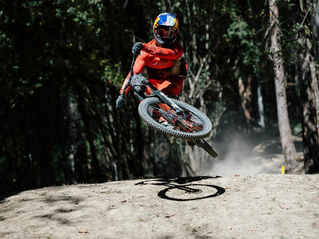 Szymon Godziek performs during  practice at Red Bull Hardline  in Maydena Bike Park,  Australia on February 06,  2025 Picture:  Graeme Murray / Red Bull