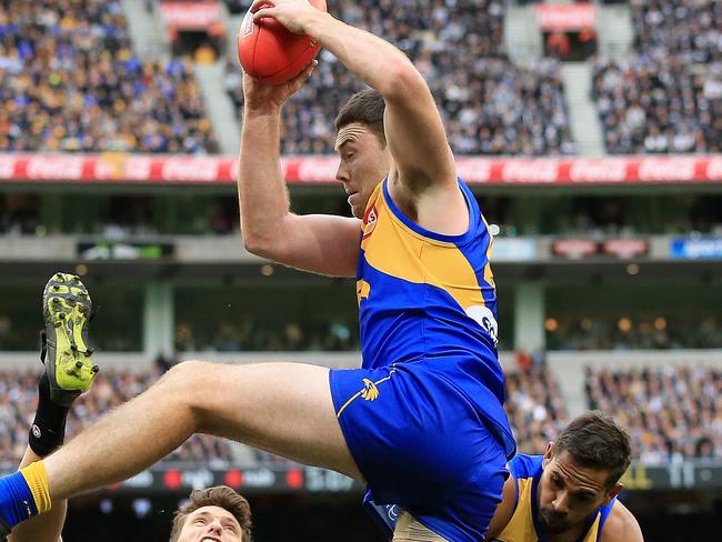 The 2018 AFL Premiership Grand Final. Collingwood Magpies v West Coast Eagles at the MCG. West Coast's Jeremy McGovern big mark 4th quarter. Picture: Mark Stewart