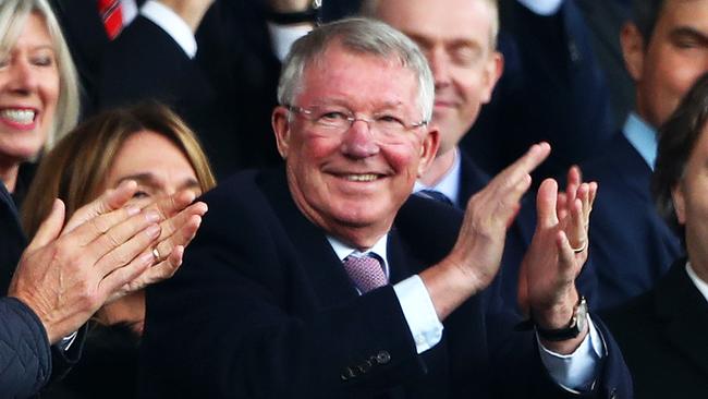 MANCHESTER, ENGLAND - SEPTEMBER 22:  Sir Alex Ferguson applauds fans prior to the Premier League match between Manchester United and Wolverhampton Wanderers at Old Trafford on September 22, 2018 in Manchester, United Kingdom.  (Photo by Matthew Lewis/Getty Images)