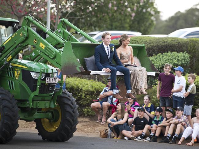 GALLERY: Christian College grads celebrate big at formal