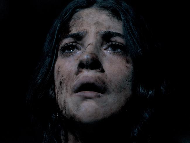 Ella Rubin in the horror movie Until Dawn.
