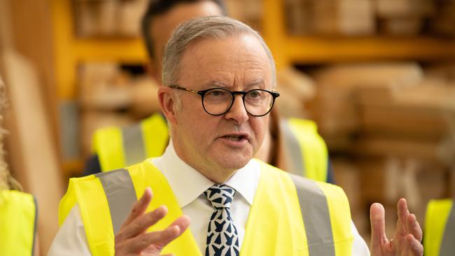 ADELAIDE/ KAURNA YARTA, AUSTRALIA - NewsWire Photos JANUARY 17, 2024: The Prime Minister Anthony Albanese at TAFE in Tonsley speaks to media. Picture: NCA NewsWire / Morgan Sette
