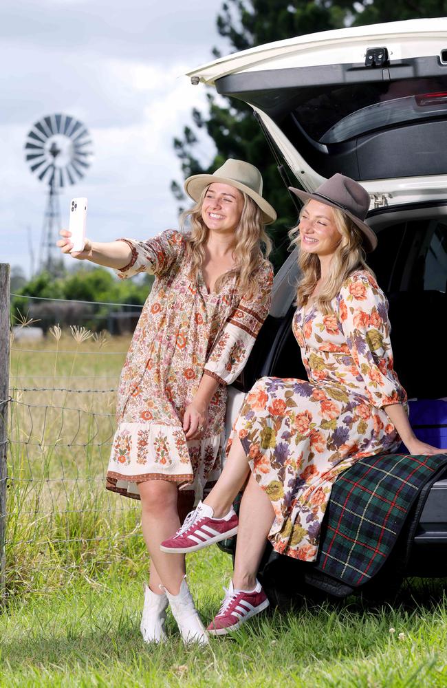 Taneil Thornberry and Lauren Gaynor enjoy a Queensland road trip. Picture: Steve Pohlner