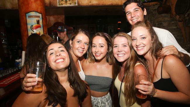 PJ O'BRIEN'S: Annie Chipchase, Natalie Pyle, Jillian Meehan, Lizzy Westermeyer, Tyson Rech and Caroline Drummond