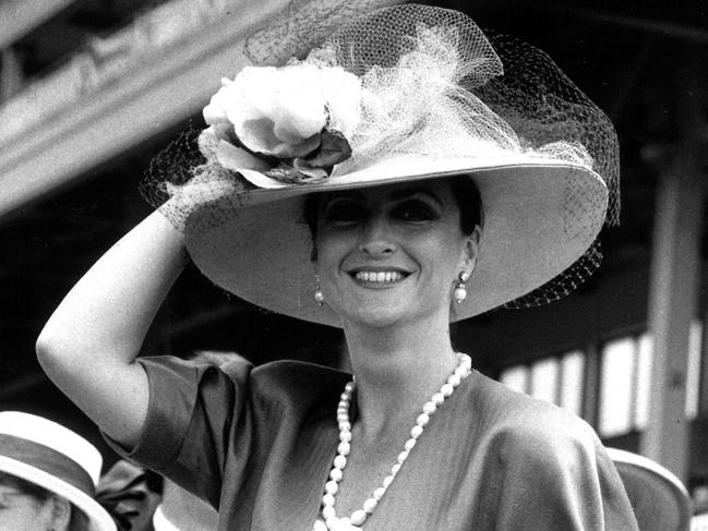 1990. Primrose Dunlop at the Melbourne Cup. (Racing fashion) [Herald Sun 07/11/1990]