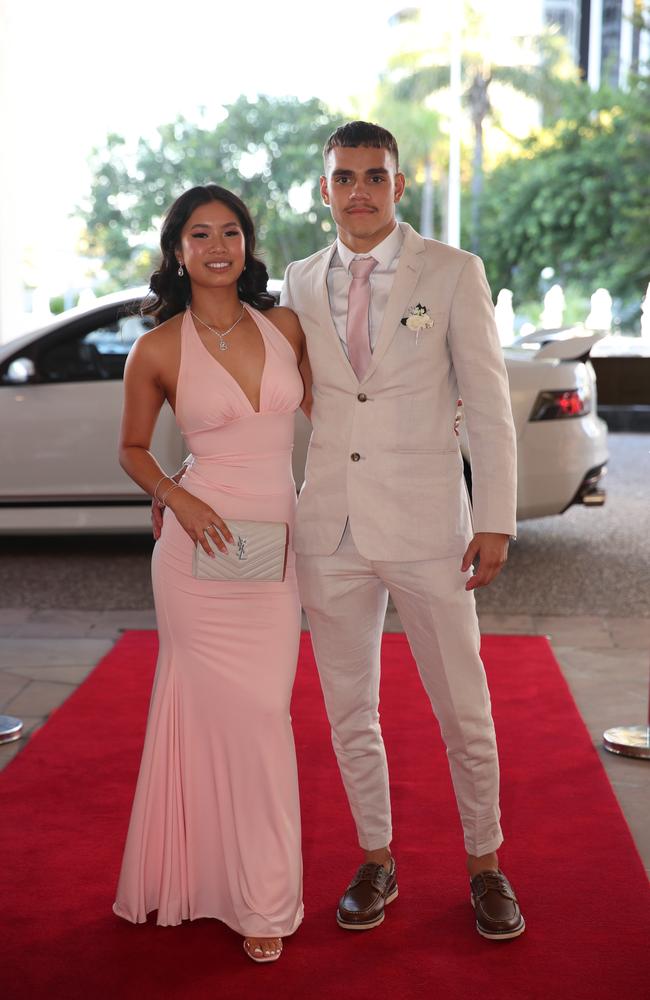 QLD_GCB_NEWS_KEEBRAPARKFORMAL_9NOV21_FOX
