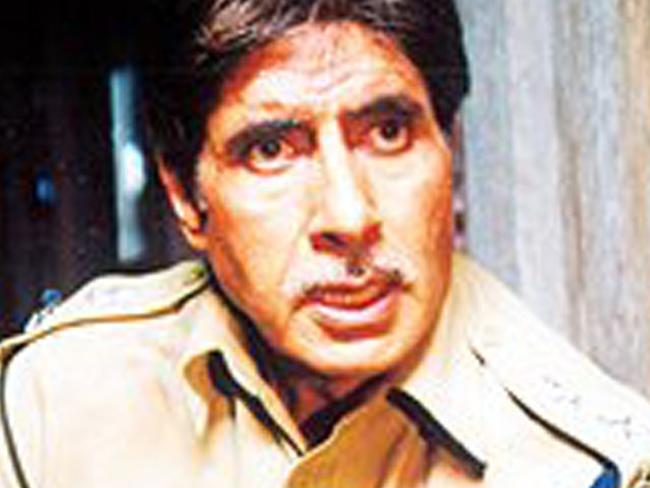 khakee 4 Amitabh Bachchan as Anant Srivastav in the film Khakee